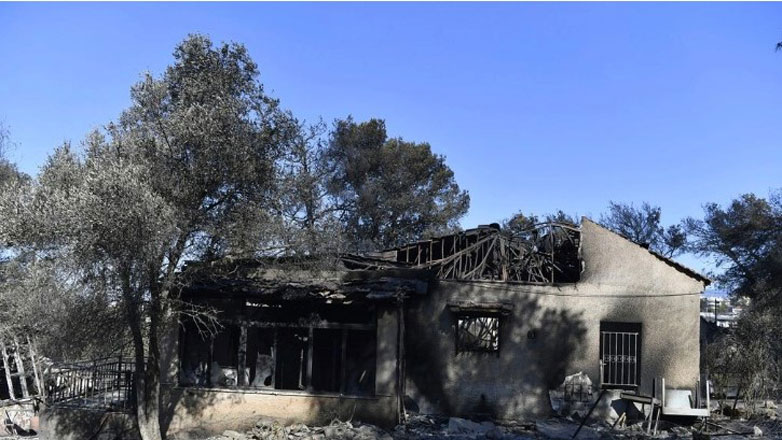 Ακατάλληλες 78 κατοικίες μέχρι τώρα από τη φωτιά στην Αττική