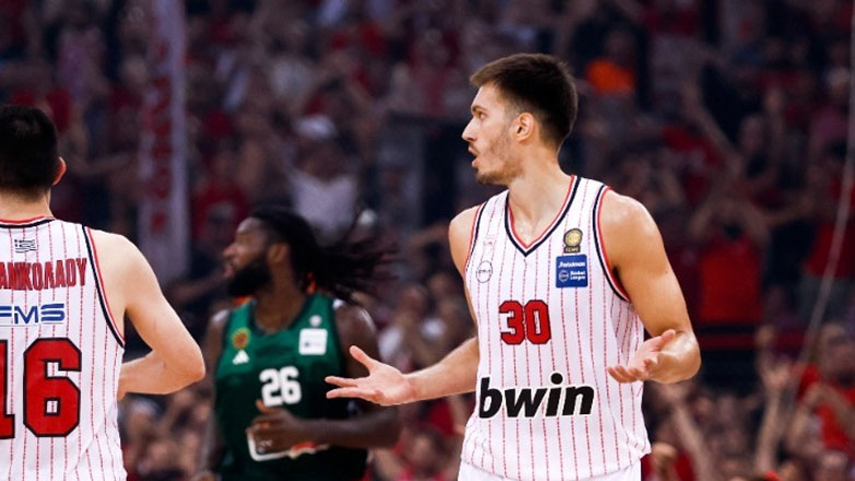 Ο Πετρούσεφ παραμένει διακαής πόθος του Ερυθρού Αστέρα