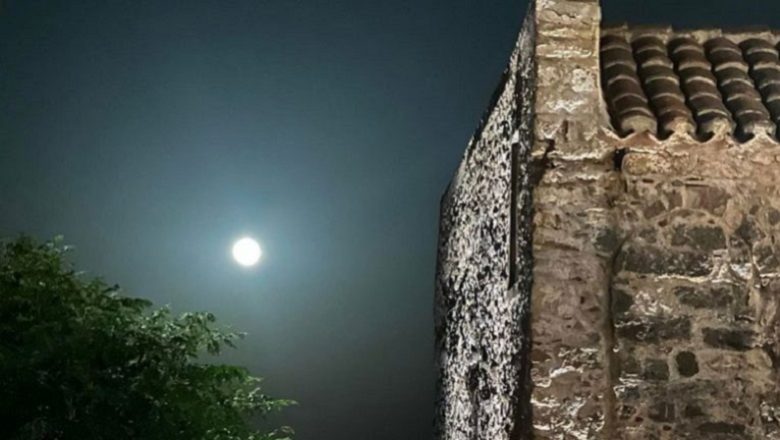 Με τενόρους η Πανσέληνος του Αυγούστου στο Αρχαιολογικό Μουσείο Πειραιά Με τενόρους η Πανσέληνος του Αυγούστου στο Αρχαιολογικό Μουσείο Πειραιά