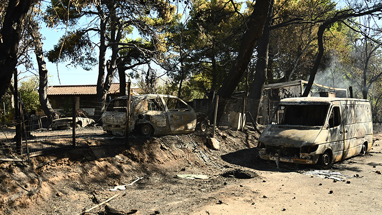 Πλιάτσικο στα καμένα σπίτια στην Αττική