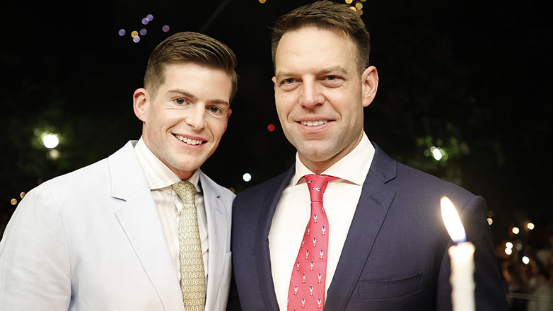 Kασσελάκης και Τάιλερ έφτιαξαν ηλεκτρονική λίστα γάμου για τα χρηματικά δώρα των καλεσμένων