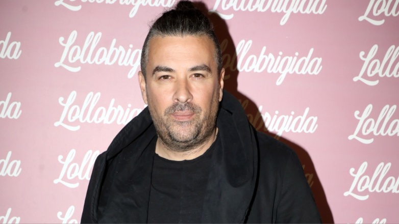 Γιάννης Αϊβάζης: Χαμογελάει ξανά μετά το διαζύγιό του από τη Μαρία Κορινθίου