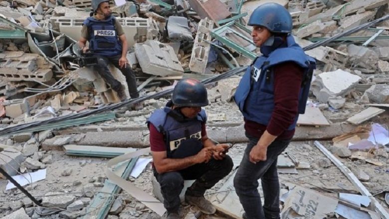 Στόχος ισραηλινών πυρών ο ρεπόρτερ της κρατικής τηλέορασης στη Γάζα Στόχος ισραηλινών πυρών ο ρεπόρτερ της κρατικής τηλέορασης στη Γάζα