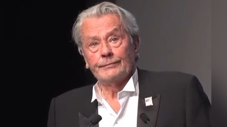 Εξομολόγηση εκ βαθέων του Αλέν Ντελόν κατά τη βράβευσή του στις Κάννες