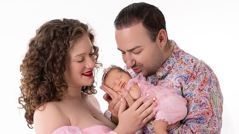 Ιλάειρα Ζήση: Η απάντηση στα αρνητικά σχόλια ότι εκθέτει συνεχώς το μωρό της