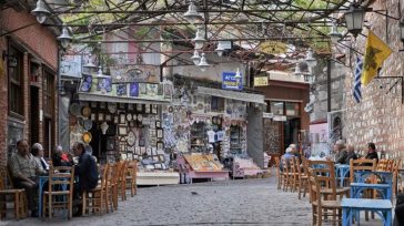 Τον 12ο αιώνα έγινε η ανέγερση του νέου Ναού που δεσπόζει στην πόλη