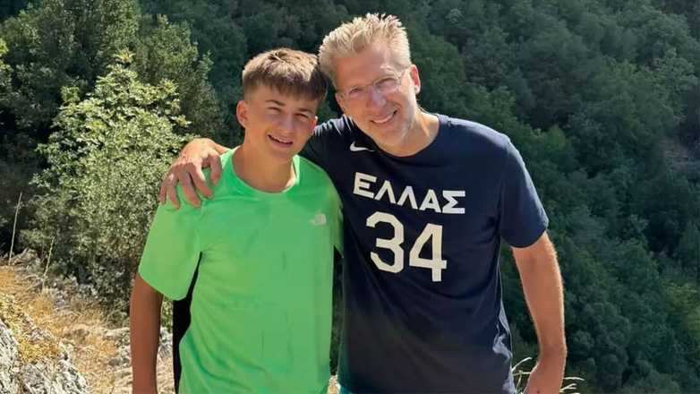 Άκης Σκέρτσος για το πρόβλημα υγείας του γιου του: «Τον θαυμάζω γιατί είναι μαχητής»