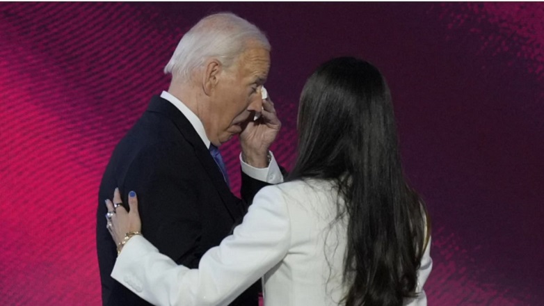 Ο Μπάιντεν χαρακτηρίζει τον Τραμπ «λούζερ» και «καταδικασμένο κακοποιό»