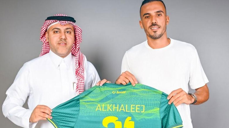 Ανακοίνωσε την απόκτηση του Δημήτρη Κουρμπέλη η Αλ Καλίτζ 