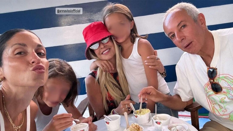 Γιάννης Κούστας & Δήμητρα Μέρμυγκα: Διακοπές με την πολυτελή θαλαμηγό «Belita» – Στην παρέα τους η Άννα Βίσση και η Σοφία Καρβέλα