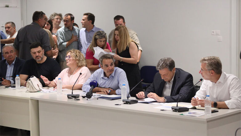 Ευρεία σύσκεψη στην Πεντέλη υπό τον πρωθυπουργό για τα μέτρα ανακούφισης και την αποκατάσταση των ζημιών