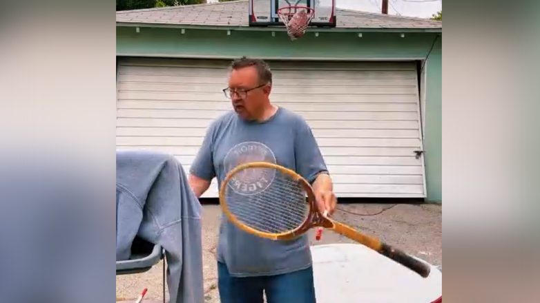 Ούτε ο… Τζόκοβιτς δεν παίζει έτσι με την ρακέτα