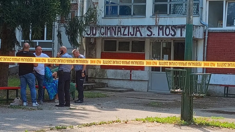 Πρώην επιστάτης ο δράστης της πολύνεκρης επίθεσης σε σχολείο στη Βοσνία