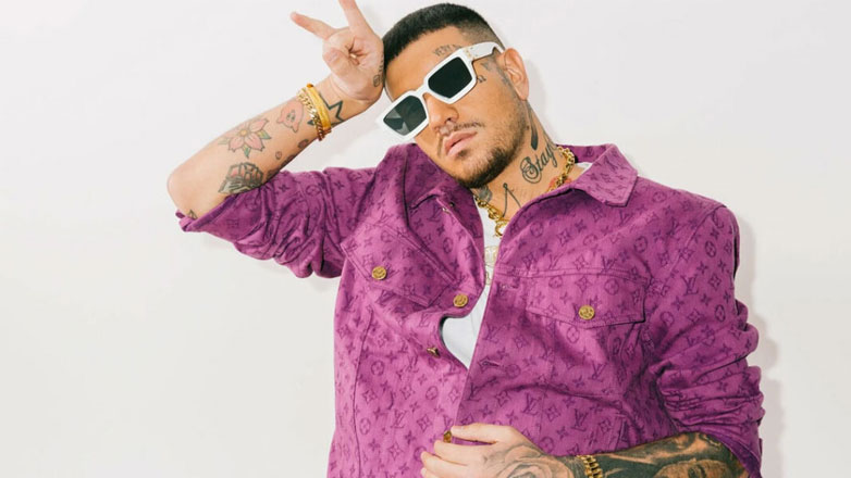 Ξέσπασε ο Snik για τη Σκιάθο: «Ντροπή τους, να ερχόμαστε εδώ να δώσουμε τα λεφτά μας και να φέρονται έτσι»