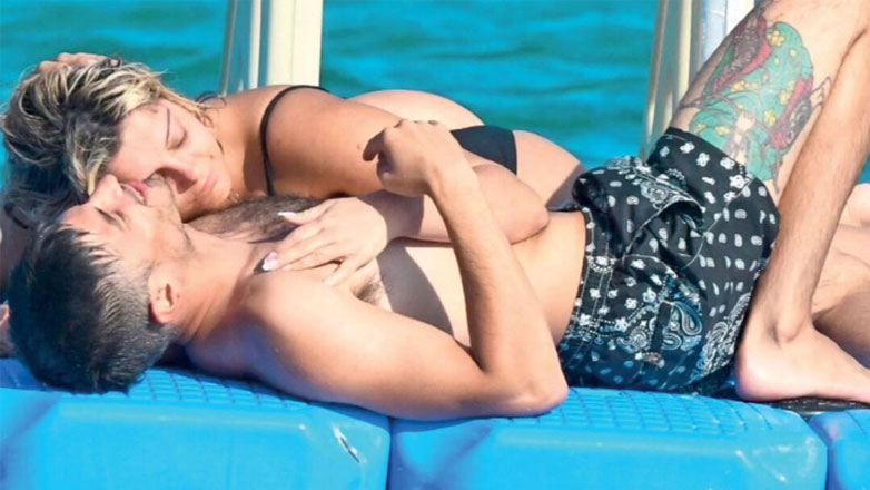 Σίμος Λιάκος: Ο γιος της ιδιοκτήτριας του Cavo Tagoo ερωτευμένος με τη super star Bebe Rexha – Τα τρυφερά τετ α τετ