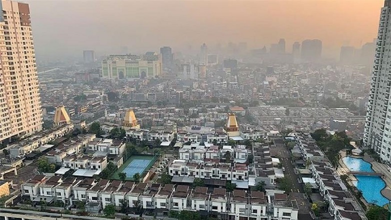 Συγκρούσεις αστυνομικών και διαδηλωτών στην Τζακάρτα