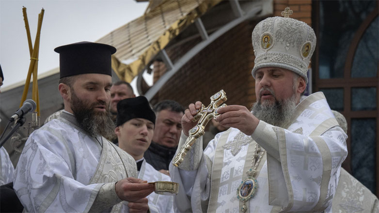 Το Κίεβο θέτει απαγορεύσεις στην Ουκρανική Ορθόδοξη Εκκλησία