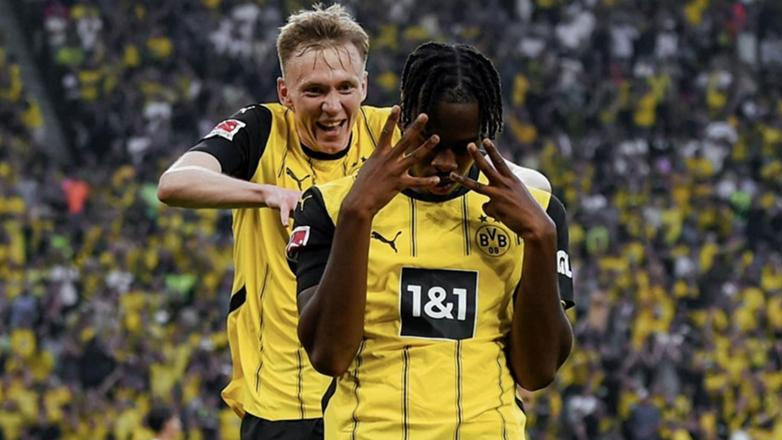 Γερμανία: «Ποδαρικό»… με το δεξί η Ντόρτμουντ, 2-0 την Άιντραχτ