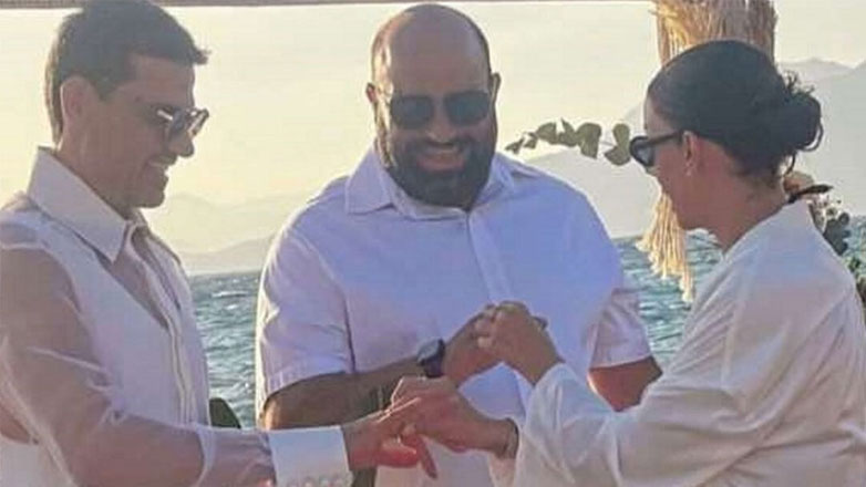 Ο Παντελής Τουτουντζής παντρεύτηκε τον σύντροφό του με κουμπάρα την Ελένη Φουρέιρα