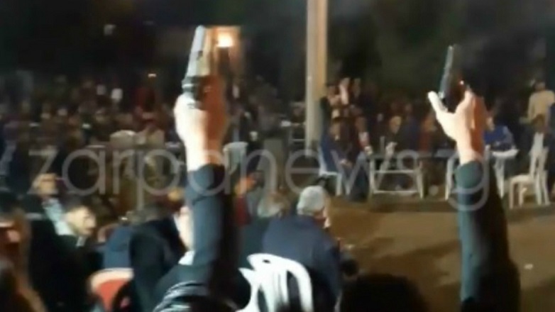 «Βροχή» από μπαλωθιές σε κατάστημα στα Χανιά