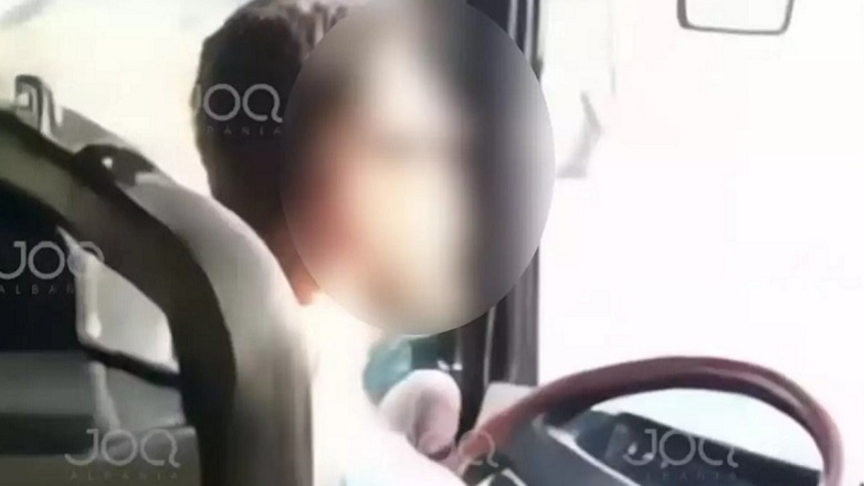 Οδηγός λεωφορείου σε έξαλλη κατάσταση έβρισε τουρίστες στην Κέρκυρα