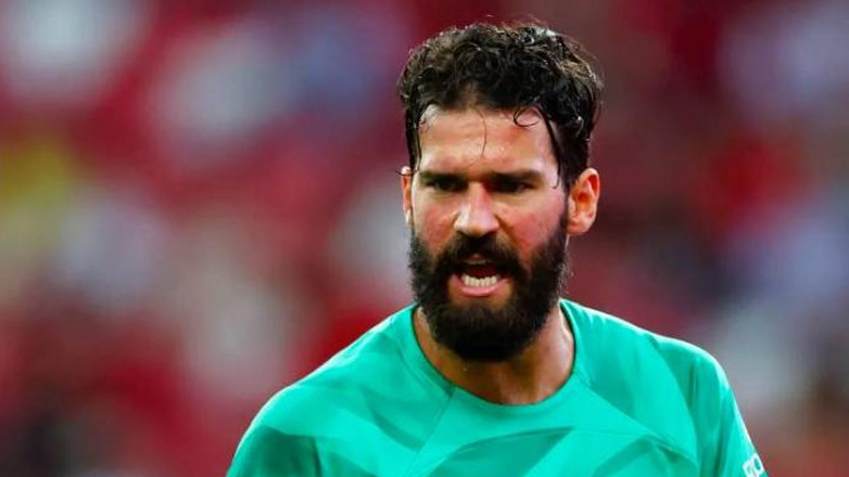 Ο Άλισον δεν θέλει να φύγει από τη Λίβερπουλ