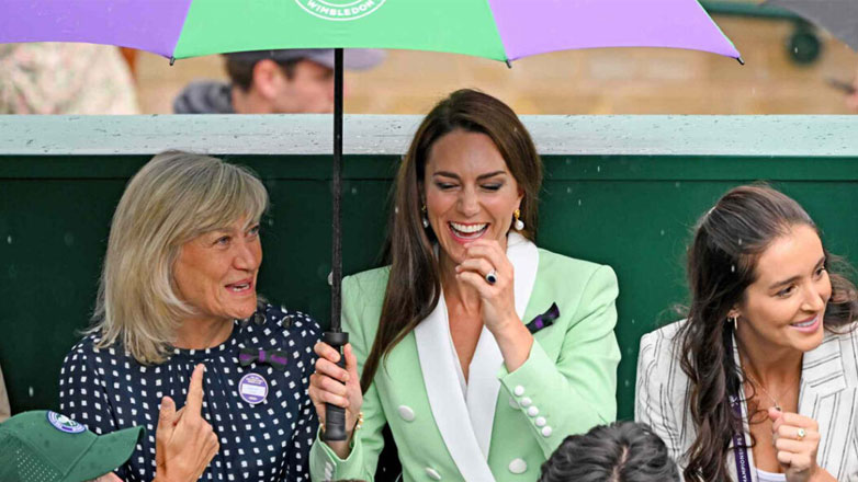 To «Emily in Paris» απέτισε φόρο τιμής στην Kate Middleton