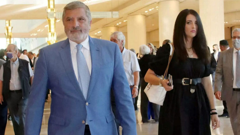 Γιώργος Πατούλης: Ποια είναι η εγκυμονούσα σύντροφος του; – Φωτογραφίες από κοινές τους εμφανίσεις