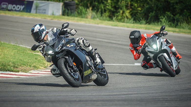 Συγκριτικό Suzuki GSX-8R και Triumph Daytona 660 πριν το WorldSuperTwins