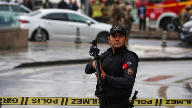 Φρίκη στη Σμύρνη: Πατέρας πυροβόλησε τα 4 ανήλικα παιδιά του, σκοτώνοντας τα 3