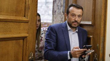 Νέος πρόεδρος της Κοινοβουλευτικής Ομάδας του ΣΥΡΙΖΑ ο Νίκος Παππάς