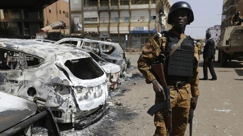 Σφαγή στην Μπουρκίνα Φάσο: Η ΕΕ καταδικάζει την «τρομοκρατική» ενέργεια με «εκατοντάδες» θύματα