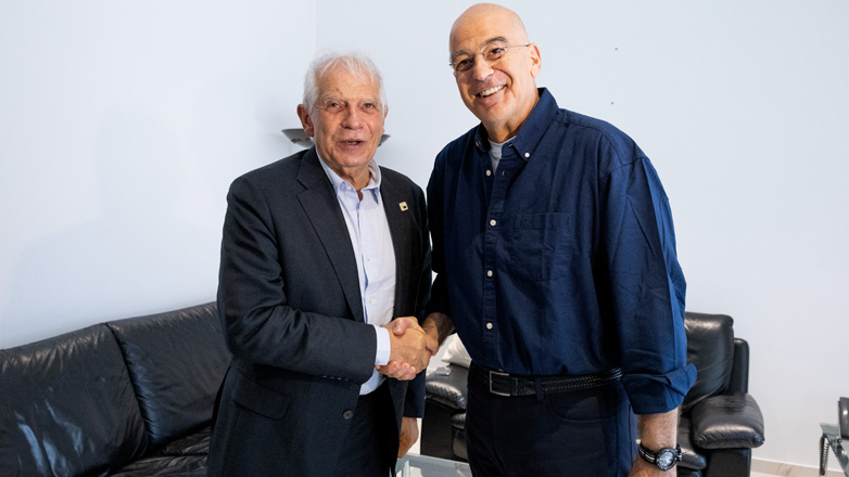 Τηλεφωνική επικοινωνία Δένδια – Μπορέλ για τη συνδρομή της ΕΕ στην ασφαλή ρυμούλκηση του δεξαμενόπλοιου Sounion