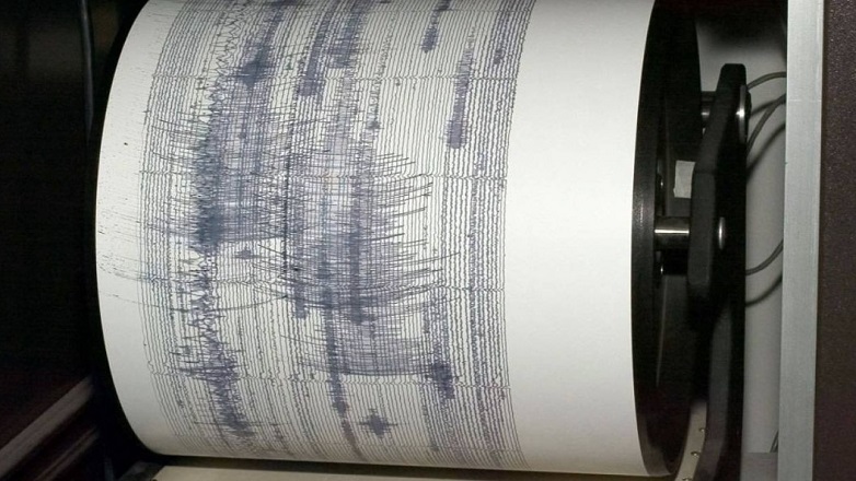 Ρωγμές στο Δημαρχείο Σφακίων από το σεισμό στην Κρήτη