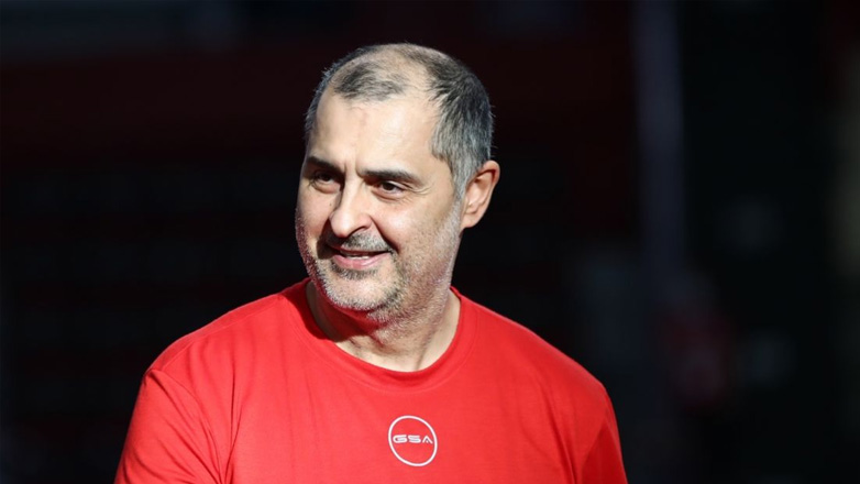 Mπάσκετ: Αποχωρεί από τον Ολυμπιακό ο Καλαβρός, αναλαμβάνει personal coach του Γιάννη Αντετοκούνμπο!