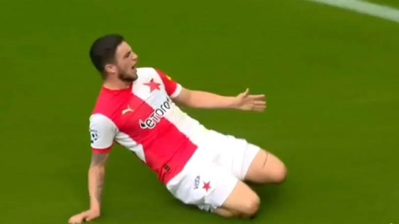 Χρήστος Ζαφείρης: Tρομερό γκολ από τον Έλληνα άσο στο ματς Σλάβια Πράγας-Λιλ