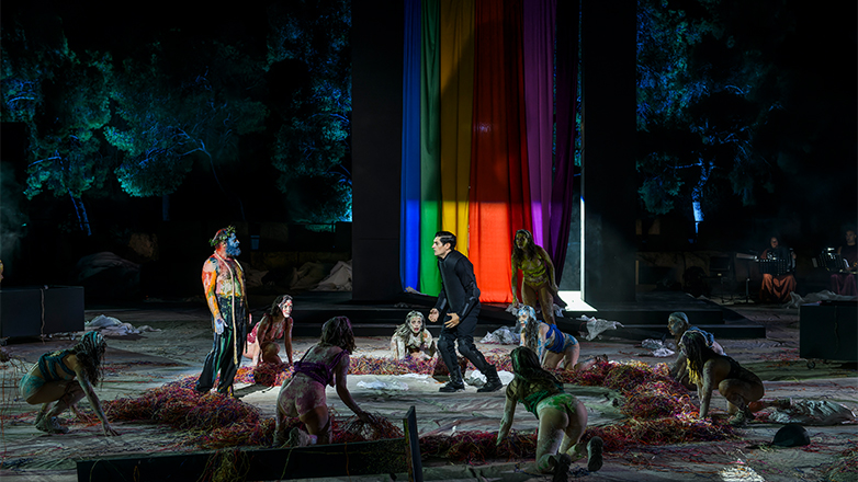 Οι «Βάκχες» του Ευριπίδη συνεχίζουν την περιοδεία – Δείτε το τρέιλερ και το πρόγραμμα