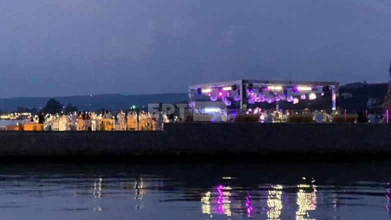 Στους ρυθμούς του «Greek Freak» – Πυροτεχνήματα για τον γαμπρό Γιάννη Αντετοκούνμπο στη Μεσσηνία