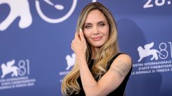 Φεστιβάλ Βενετίας: Το τολμηρό στοίχημα της Αντζελίνα Τζολί να «δώσει» τη φωνή της στη Μαρία Κάλλας 