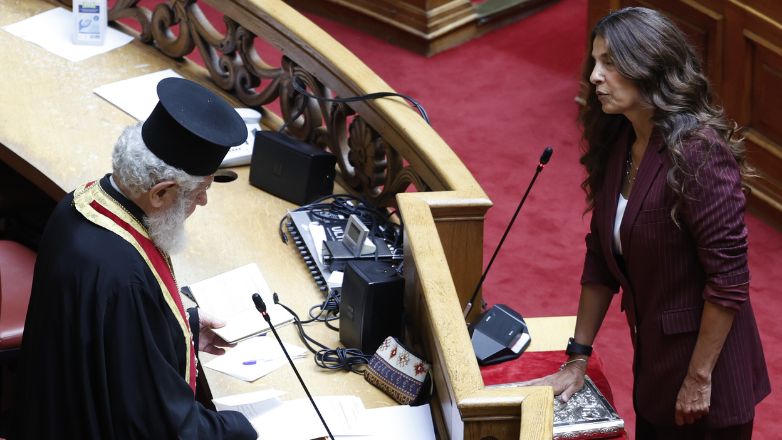 ΣΥΡΙΖΑ: Ορκίστηκε βουλευτής η Πόπη Tσαπανίδου