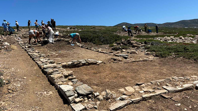 Ανασκαφή στο Ιερό του Απόλλωνα στη Μάντρα Δεσποτικού και στη νησίδα Τσιμηντήρι  – Εντυπωσιακές εικόνες