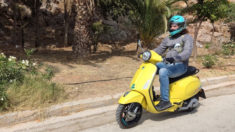 Vespa Primavera 125 S – Σύγχρονο, πρακτικό και ασφαλές premium σκούτερ