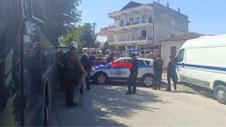 Με έντονες αποδοκιμασίες υποδέχτηκαν τον Μητσοτάκη πλημμυροπαθείς στον Παλαμά Καρδίτσας