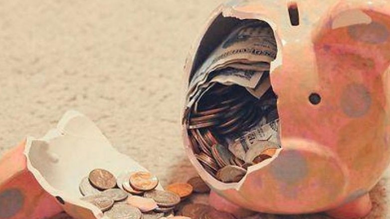 «Γυρίζουν την πλάτη» στις προθεσμιακές καταθέσεις οι Έλληνες