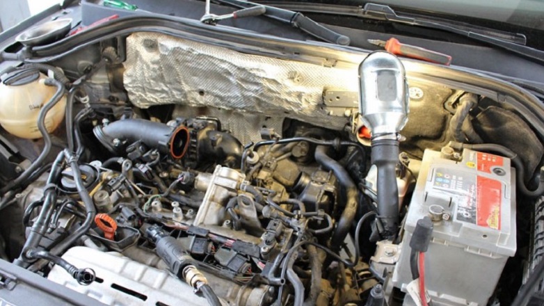 Κλεμμένοι κινητήρες βρέθηκαν σε μάντρες και συνεργεία της Θεσσαλονίκης