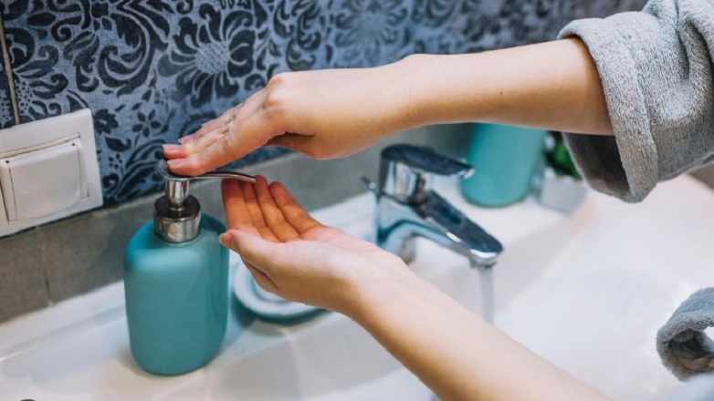 Ισχυρή σύσταση ΕΟΦ για ορθή χρήση απολυμαντικών χεριών