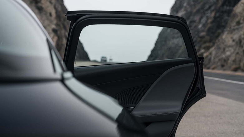 Αυτό είναι το ταχύτερο θωρακισμένο αυτοκίνητο στον κόσμο – Κάνει το 0-100 σε 1.89 δευτ. και έχει τελική στα 320χλμ./ώρα