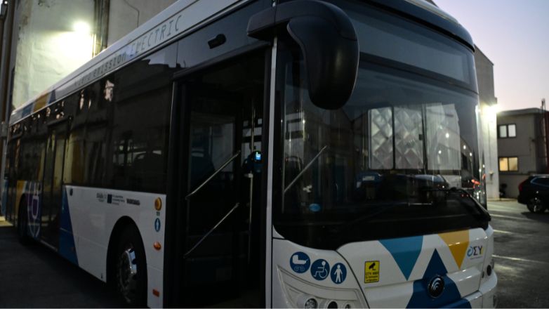 Θεσσαλονίκη: Πεζός παρασύρθηκε από αστικό λεωφορείο – Τραυματίστηκαν και επιβάτες