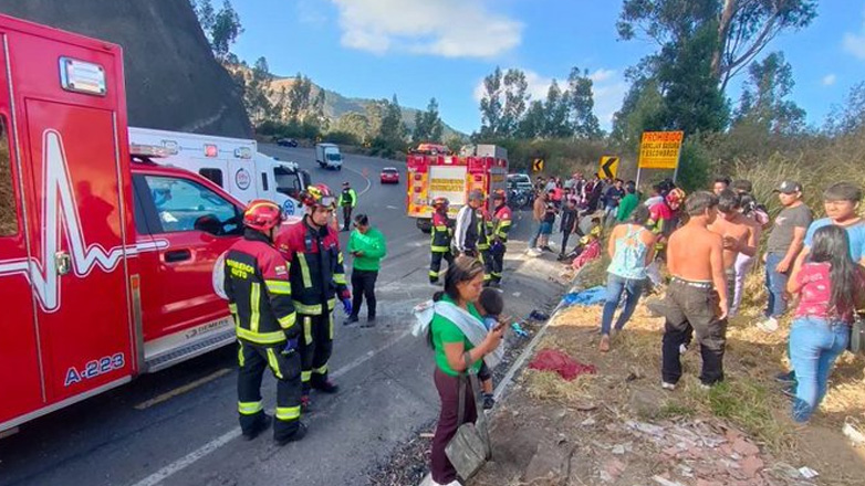 Εννέα νεκροί από ανατροπή λεωφορείου στον Ισημερινό