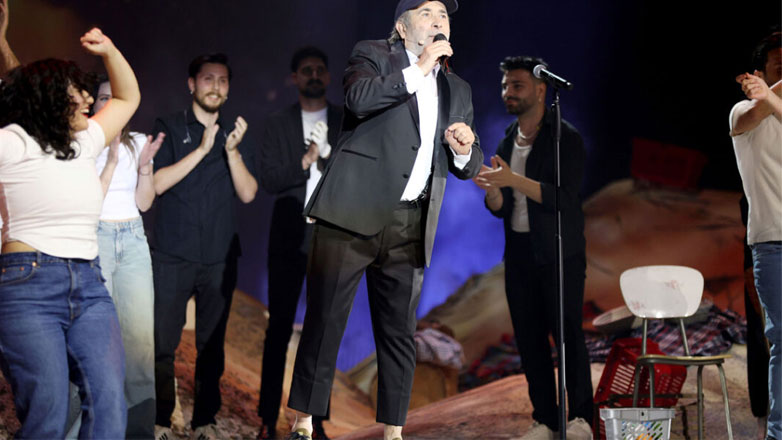 Λάκης Λαζόπουλος: Πότε κάνει πρεμιέρα στο Mega το «Αλ Τσαντίρι Νιουζ»